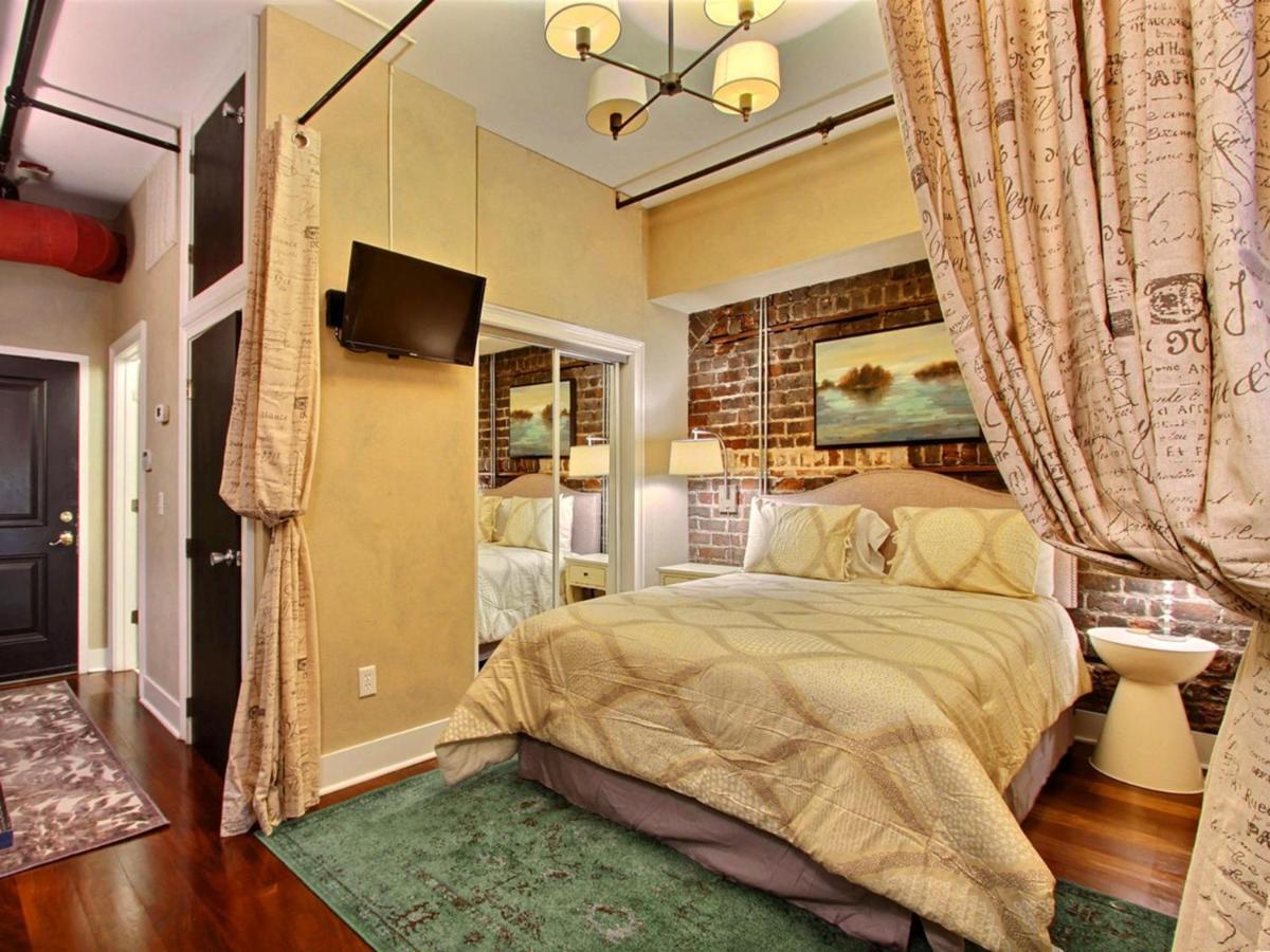 Soho Suite Savannah Exterior photo