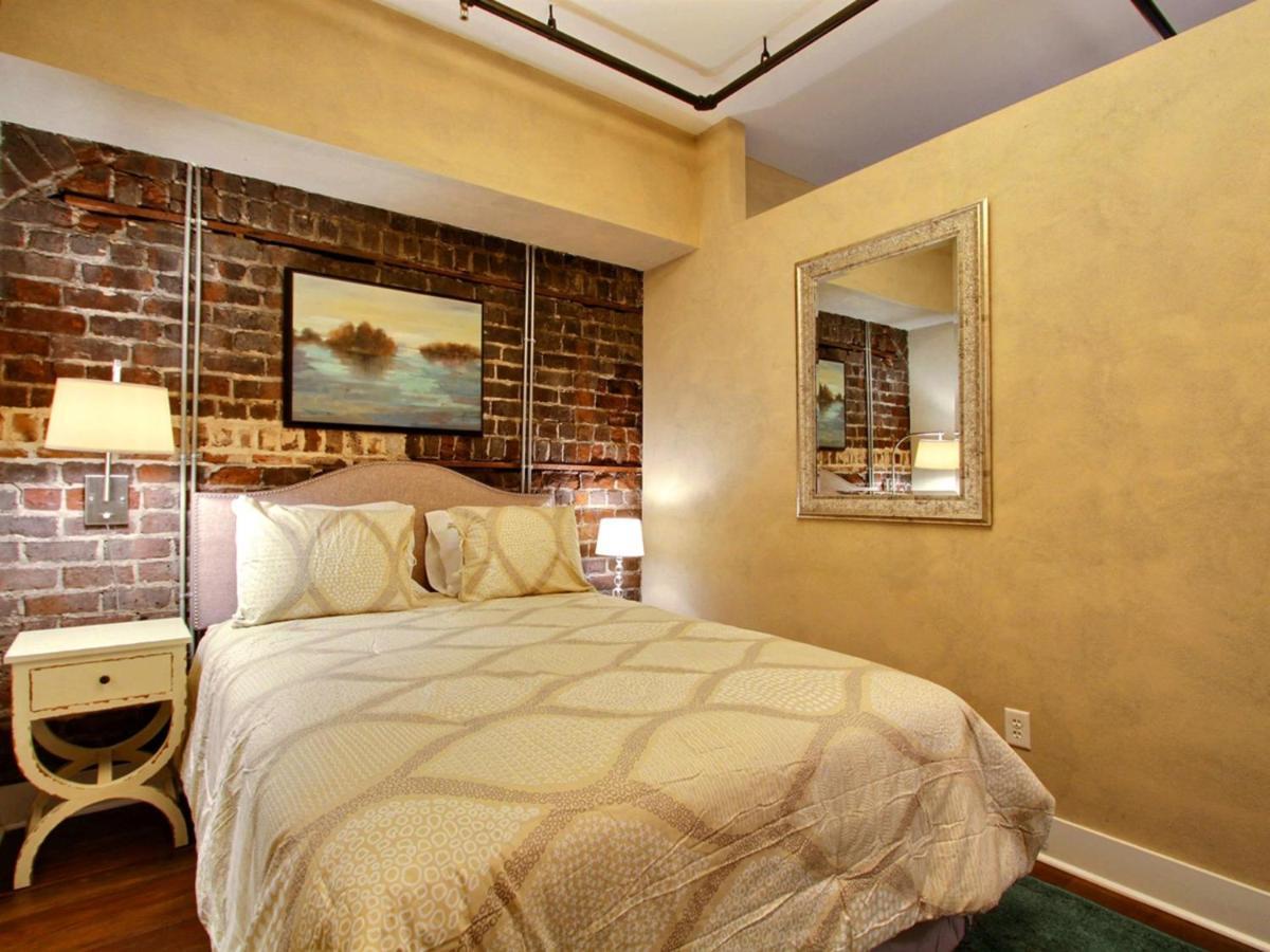 Soho Suite Savannah Exterior photo